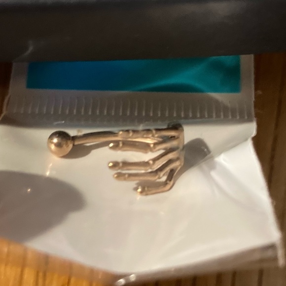 💀🎃Rose Gold Skeleton Hand 16 Gauge Earring - Picture 2 of 2